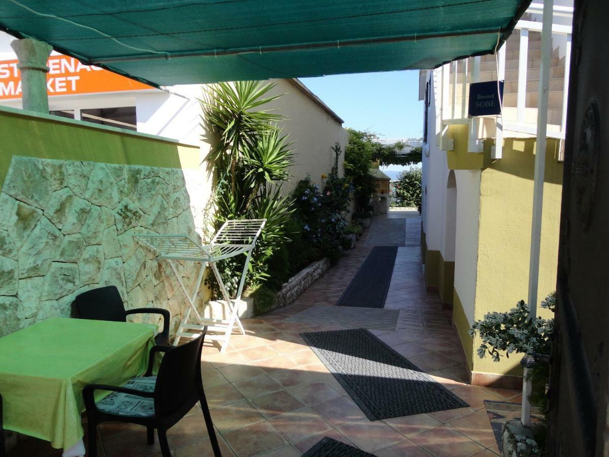 Apartments Ana Sreser Exterior photo